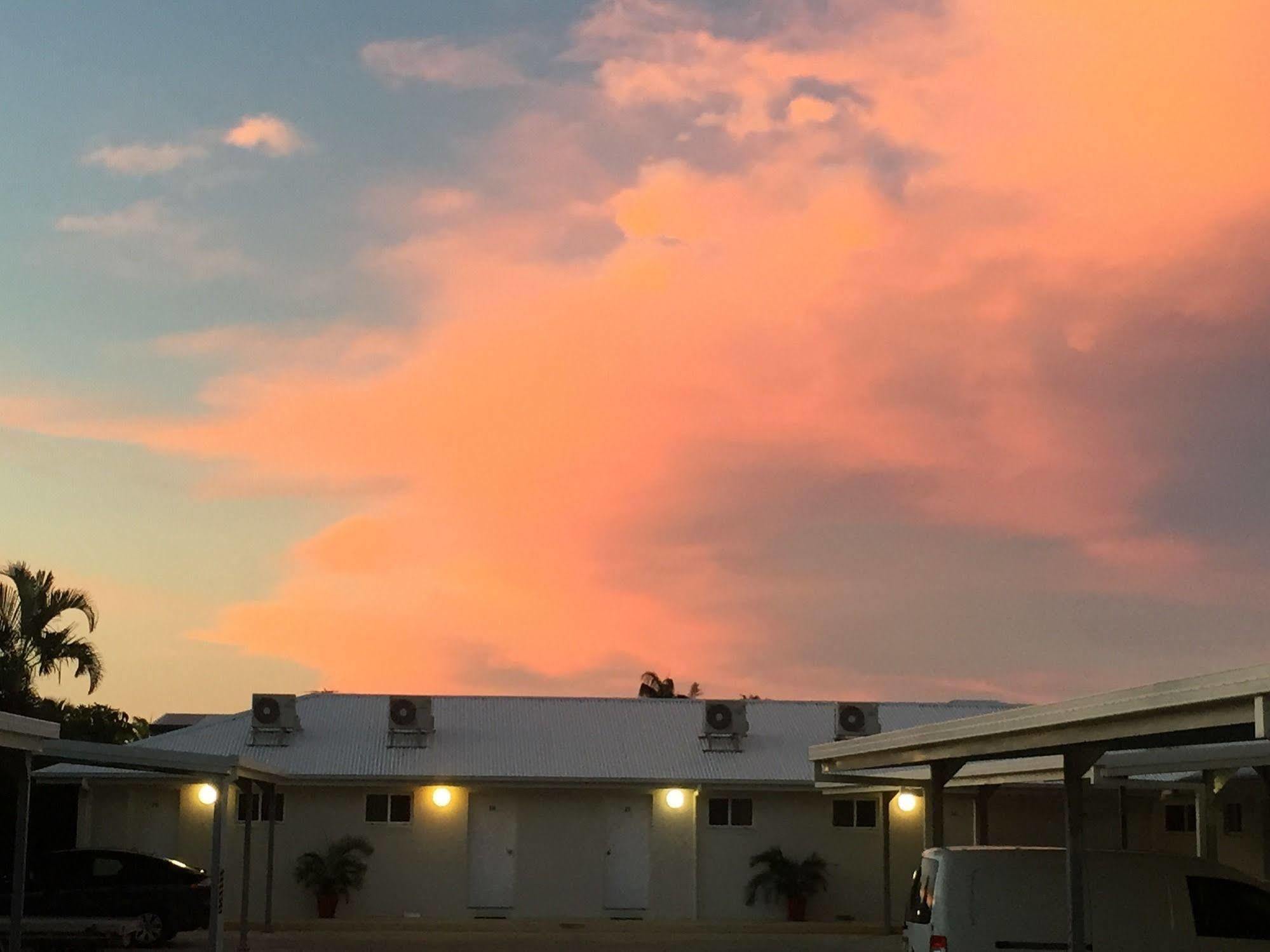 Beachside Boutique Motel Mackay Eksteriør bilde